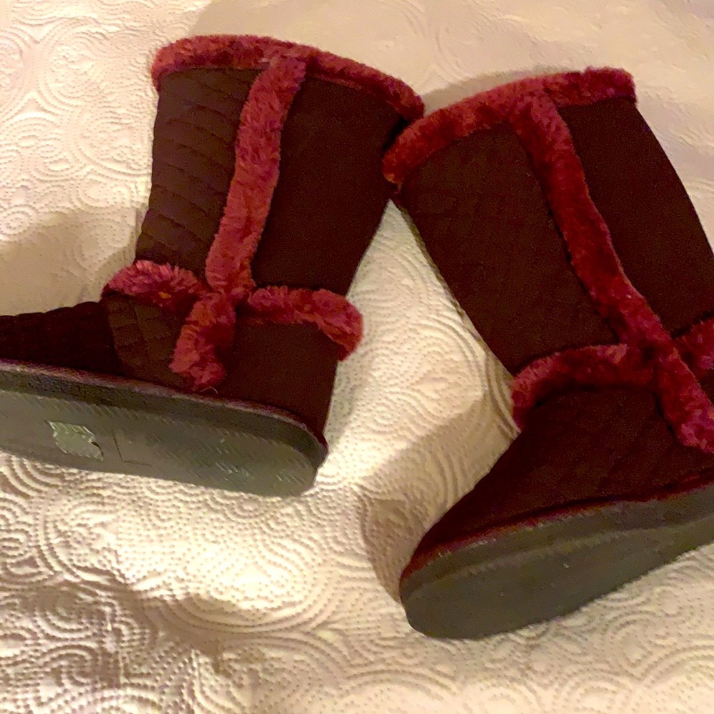 NWOT burgundy slip on boots